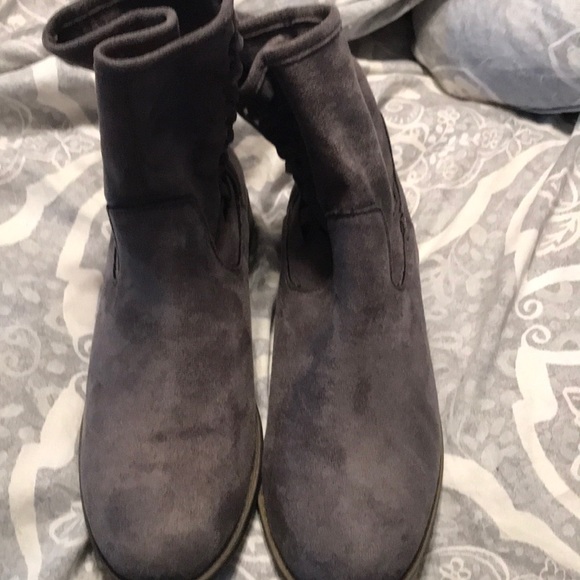 Dolce boots brand new w/o tags - Picture 1 of 3